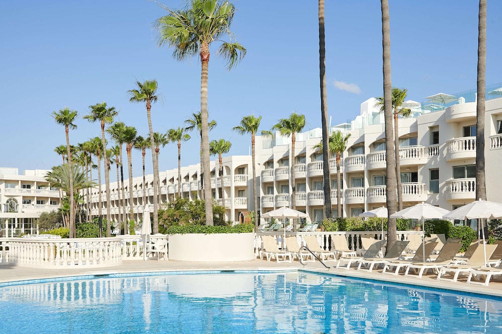 Iberostar Selection Albufera Playa - All Inclusive — Hotel building in Playa de Muro, Balearic Islands