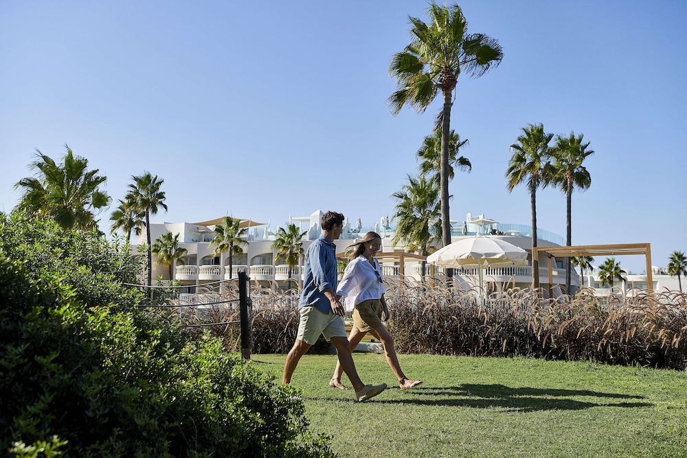 Iberostar Selection Albufera Playa - All Inclusive — Hotel building in Playa de Muro, Balearic Islands