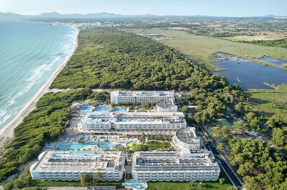 Iberostar Selection Albufera Playa - All Inclusive — Hotel building in Playa de Muro, Balearic Islands