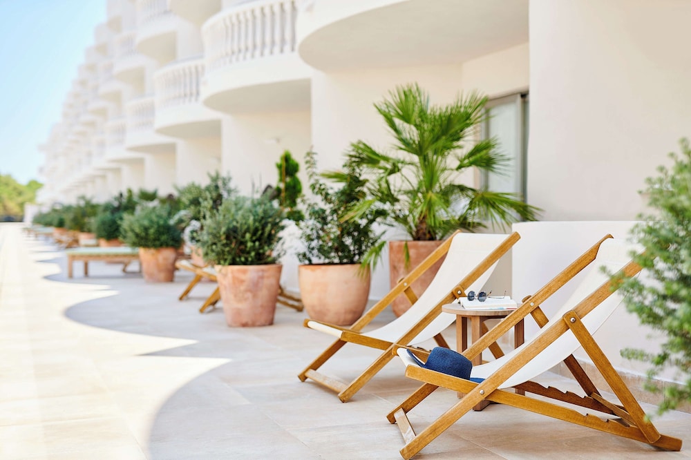 Iberostar Selection Albufera Playa - All Inclusive — Hotel building in Playa de Muro, Balearic Islands