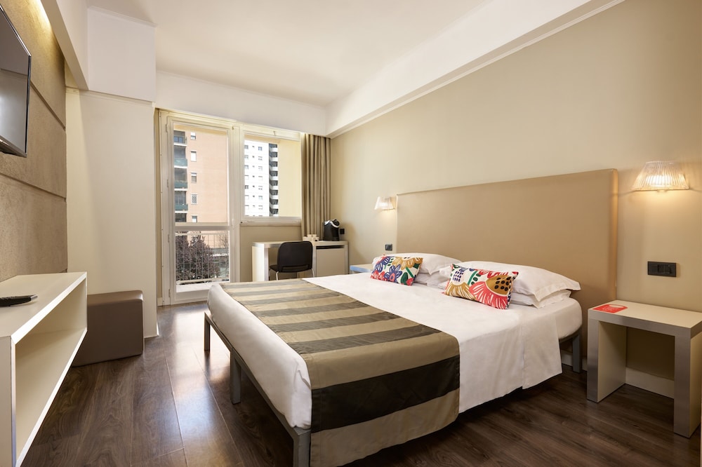 Hotel Roma Tor Vergata — Hotel rooms in Rome, Lazio