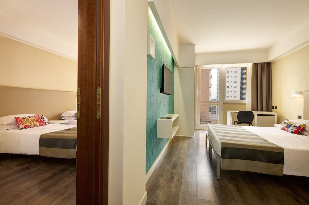 Hotel Roma Tor Vergata — Hotel rooms in Rome, Lazio
