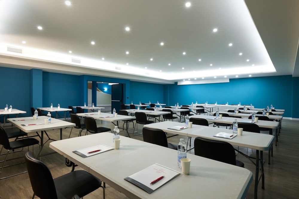 Hotel Roma Tor Vergata — Hotel building in Rome, Lazio