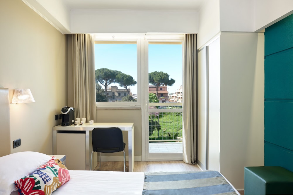 Hotel Roma Tor Vergata — Hotel rooms in Rome, Lazio