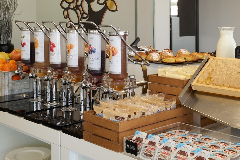Hotel Roma Tor Vergata — Restaurant & bars in Rome, Lazio