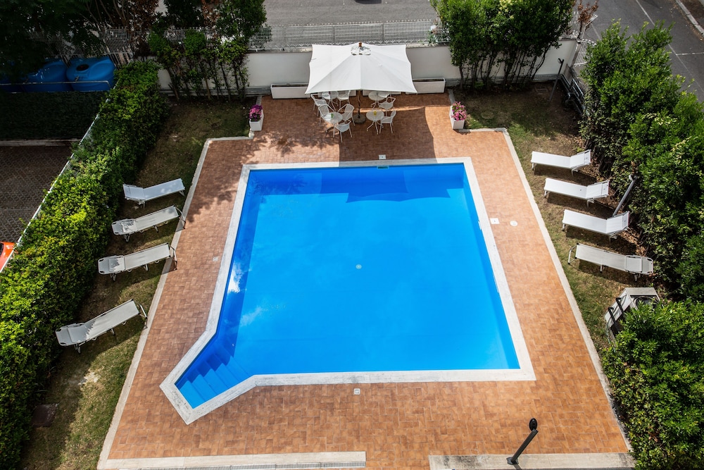 Hotel Roma Tor Vergata — Swimming pool in Rome, Lazio