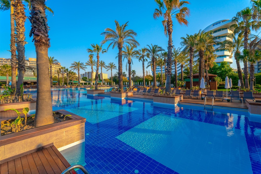 Concorde De Luxe Resort Lara Antalya - Prive Ultra All Inclusive — Swimming pool in Lara