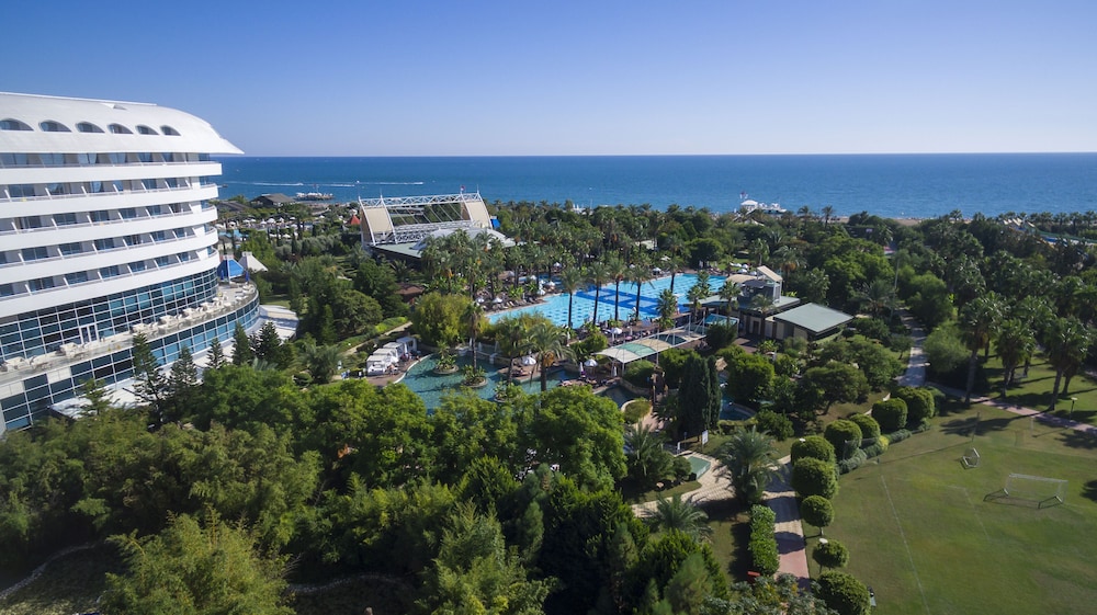 Concorde De Luxe Resort Lara Antalya - Prive Ultra All Inclusive — Swimming pool in Lara