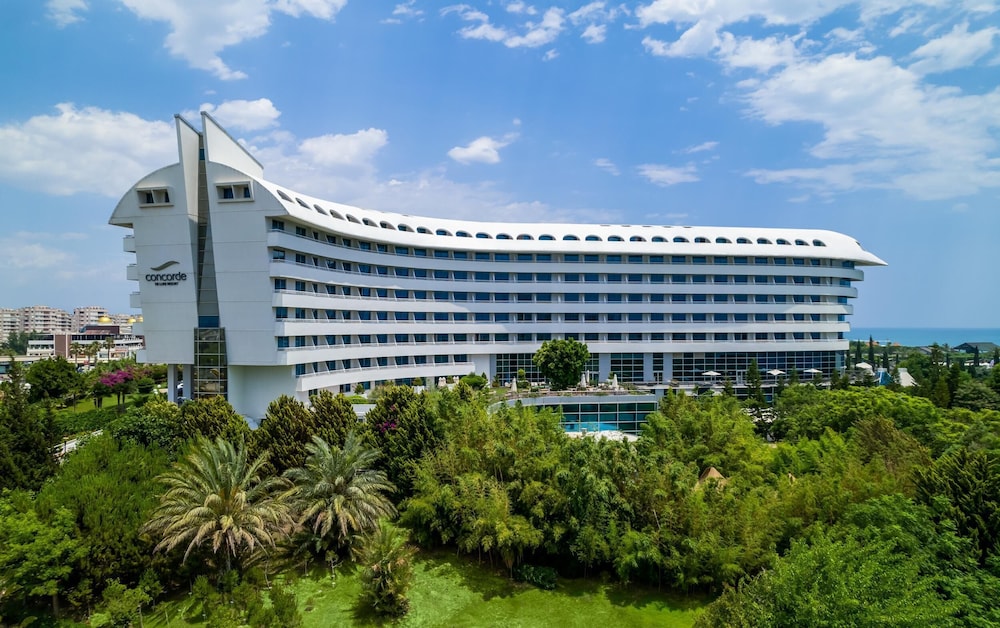 Concorde De Luxe Resort Lara Antalya - Prive Ultra All Inclusive — Hotel building in Lara