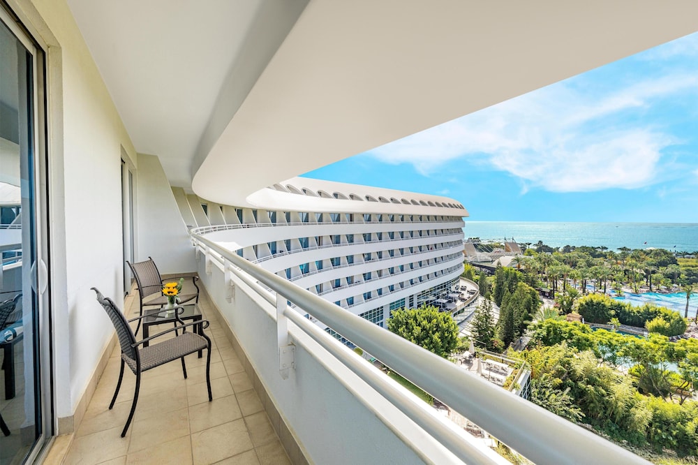 Concorde De Luxe Resort Lara Antalya - Prive Ultra All Inclusive — Hotel building in Lara