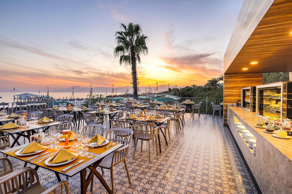 Concorde De Luxe Resort Lara Antalya - Prive Ultra All Inclusive — Restaurant & bars in Lara