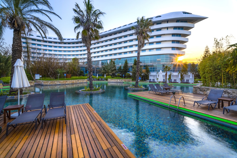 Concorde De Luxe Resort Lara Antalya - Prive Ultra All Inclusive — Hotel building in Lara