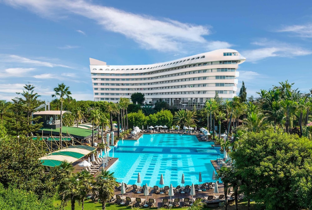Concorde De Luxe Resort Lara Antalya - Prive Ultra All Inclusive — Hotel building in Lara