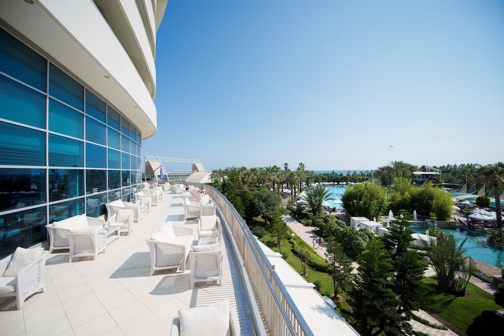Concorde De Luxe Resort Lara Antalya - Prive Ultra All Inclusive — Hotel building in Lara