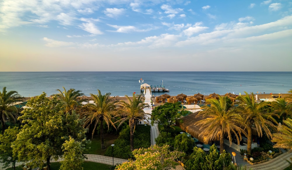 Concorde De Luxe Resort Lara Antalya - Prive Ultra All Inclusive — Beach in Lara