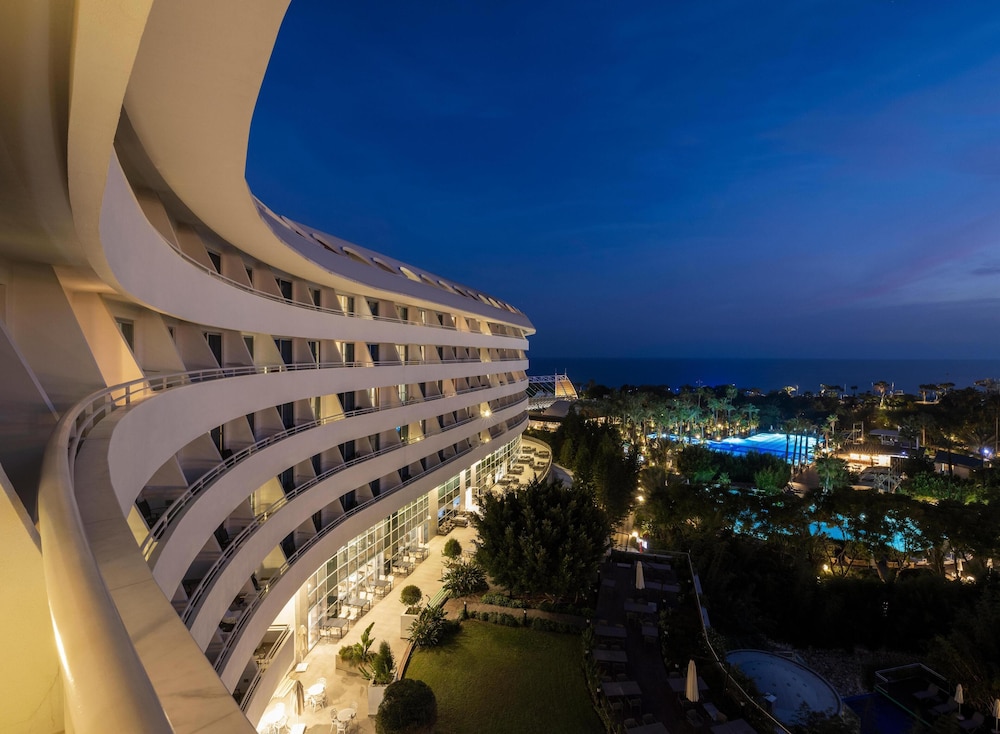Concorde De Luxe Resort Lara Antalya - Prive Ultra All Inclusive — Hotel building in Lara