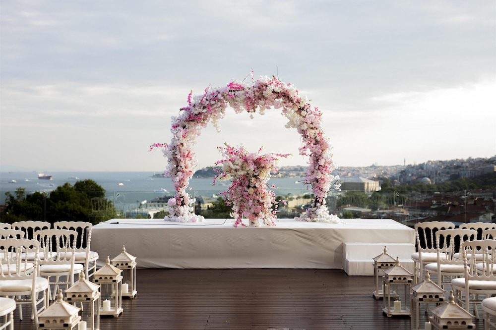 Conrad Istanbul Bosphorus — Hotel building in Istanbul, Istanbul