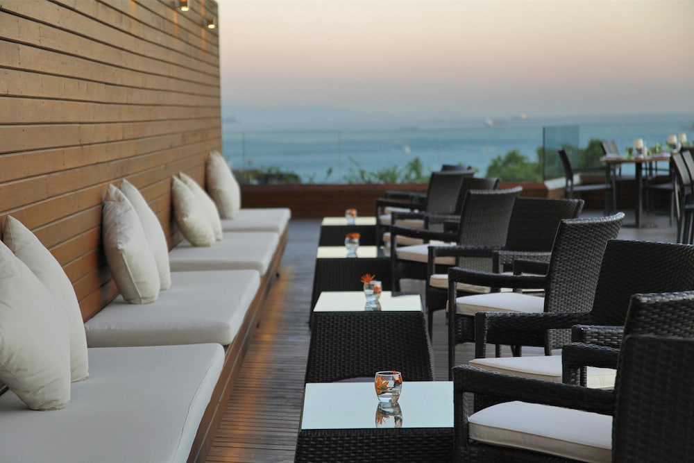 Conrad Istanbul Bosphorus — Restaurant & bars in Istanbul, Istanbul