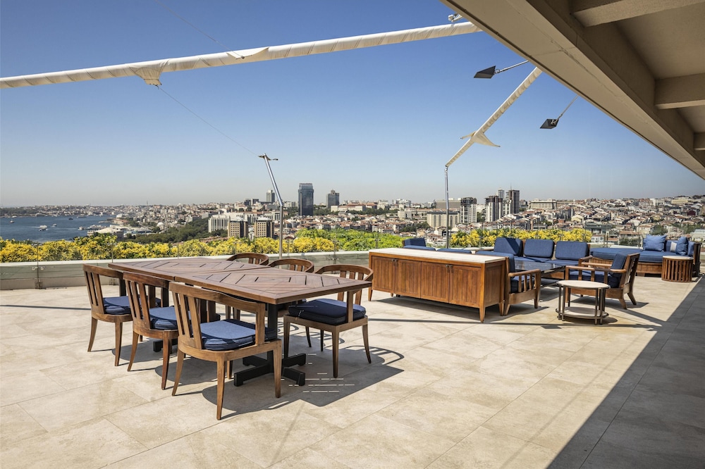 Conrad Istanbul Bosphorus — Restaurant & bars in Istanbul, Istanbul