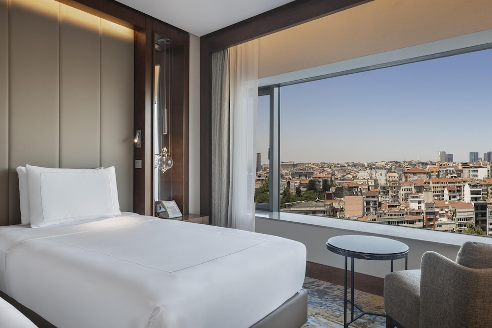 Conrad Istanbul Bosphorus — Hotel rooms in Istanbul, Istanbul