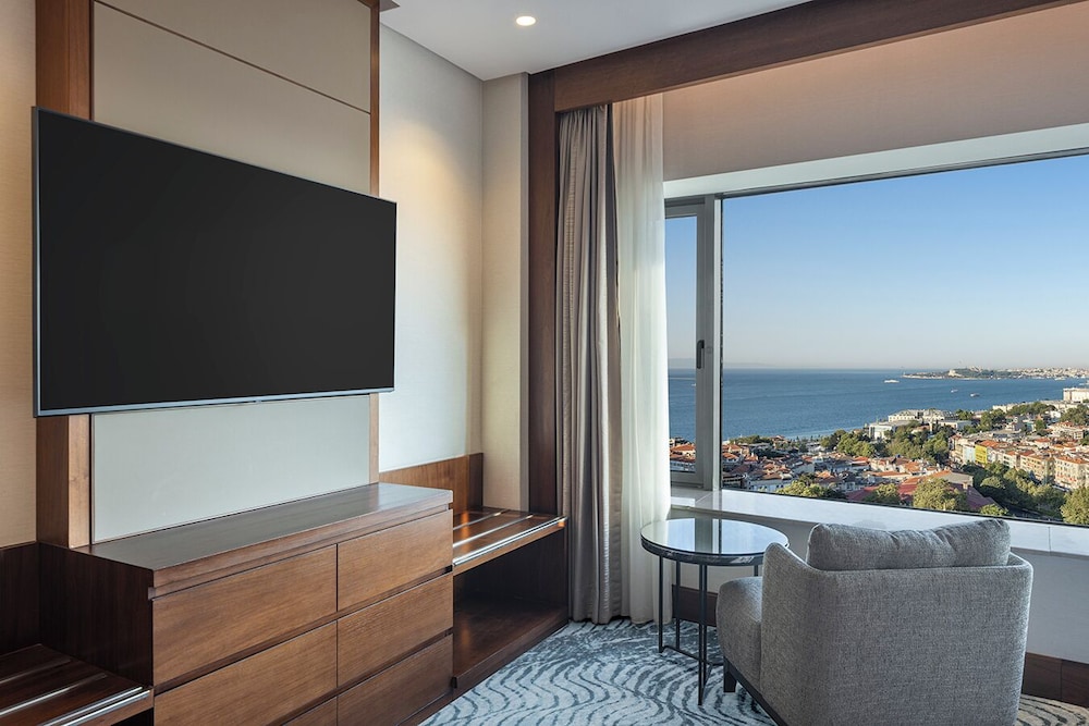 Conrad Istanbul Bosphorus — Hotel rooms in Istanbul, Istanbul