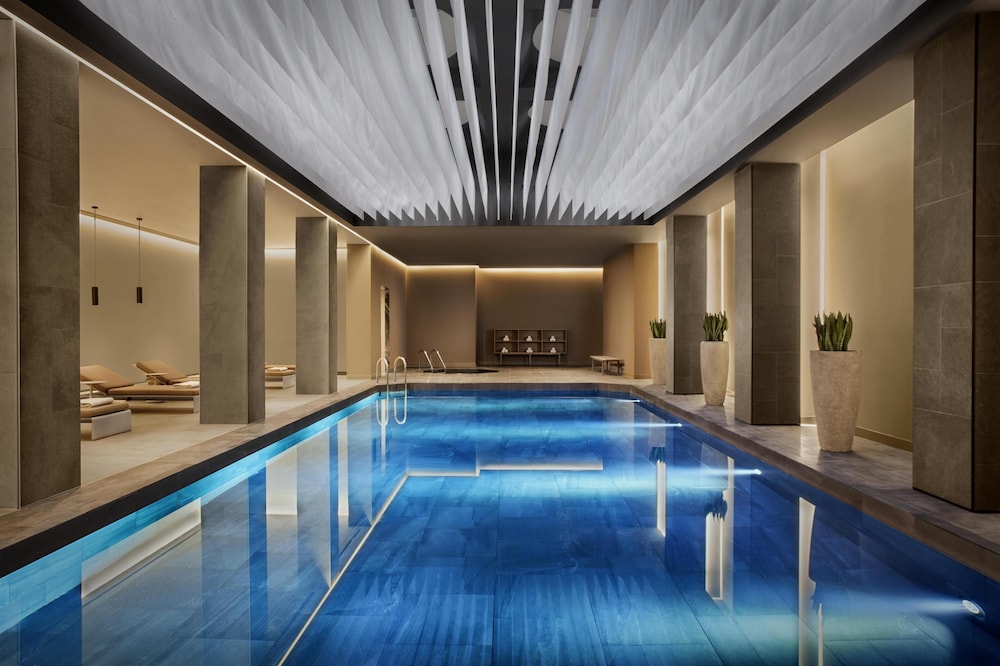 Conrad Istanbul Bosphorus — Swimming pool in Istanbul, Istanbul