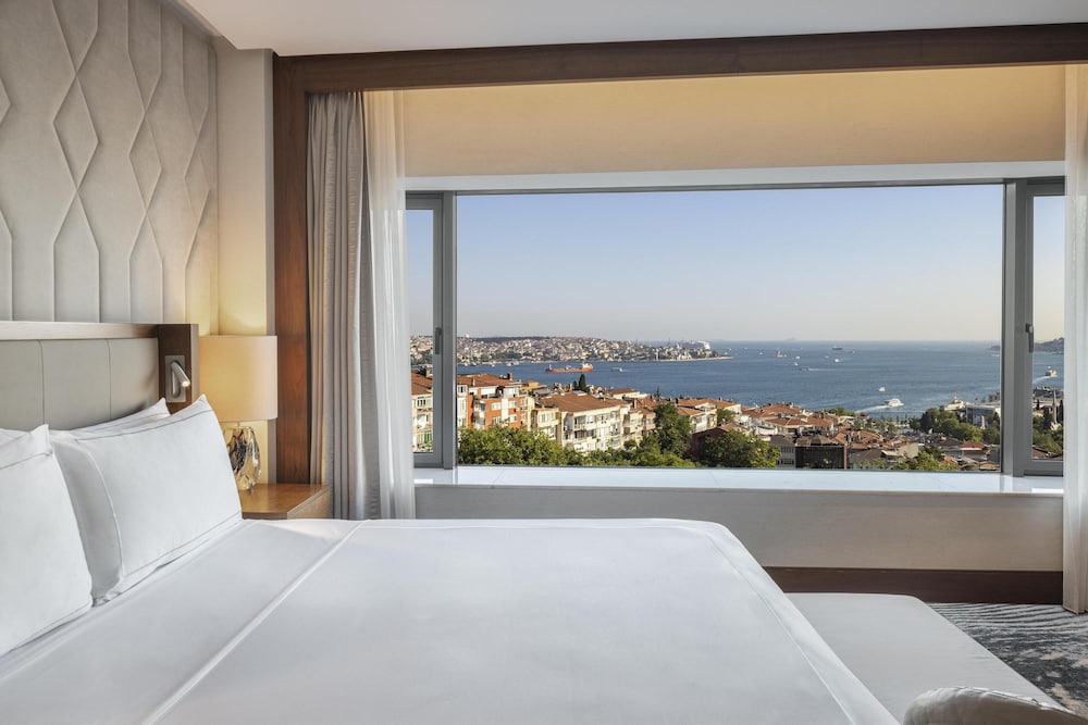 Conrad Istanbul Bosphorus — Hotel rooms in Istanbul, Istanbul