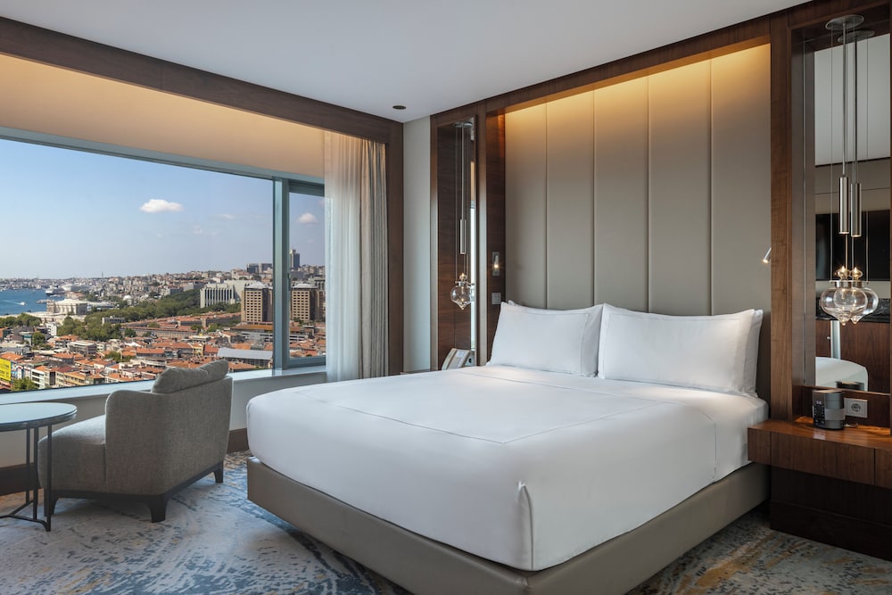Conrad Istanbul Bosphorus — Hotel rooms in Istanbul, Istanbul
