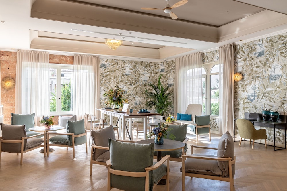 Delta Hotels by Marriott Giardini Naxos — Hotel building in Giardini Naxos, Sicily