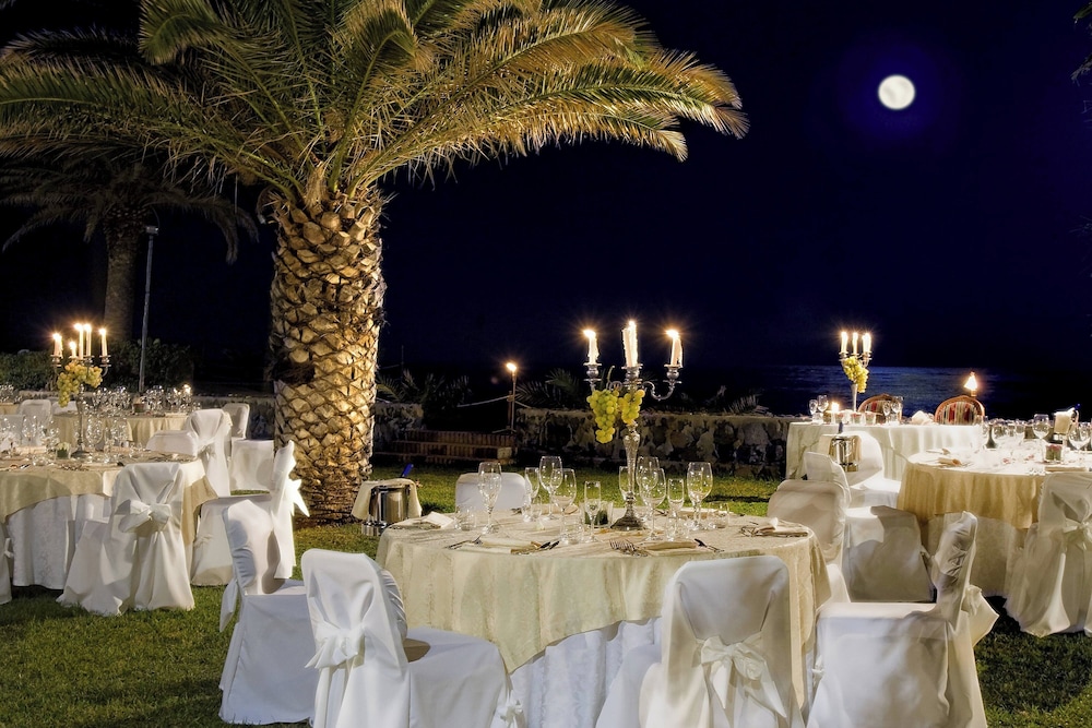 Delta Hotels by Marriott Giardini Naxos — Restaurant & bars in Giardini Naxos, Sicily