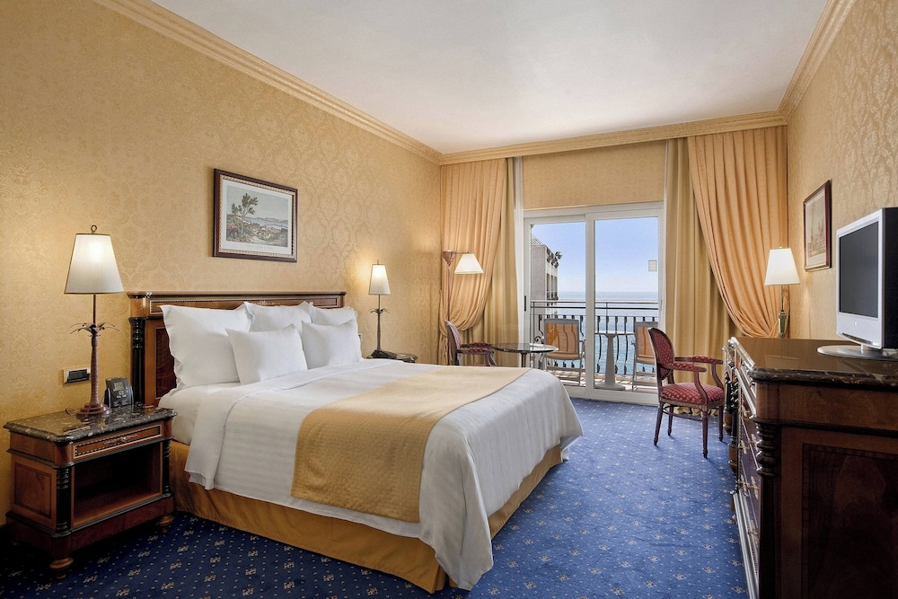 Delta Hotels by Marriott Giardini Naxos — Hotel rooms in Giardini Naxos, Sicily