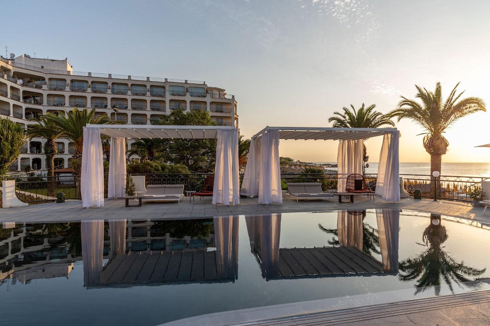 Delta Hotels by Marriott Giardini Naxos — Swimming pool in Giardini Naxos, Sicily