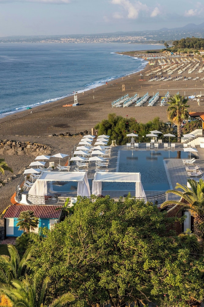 Delta Hotels by Marriott Giardini Naxos — Swimming pool in Giardini Naxos, Sicily