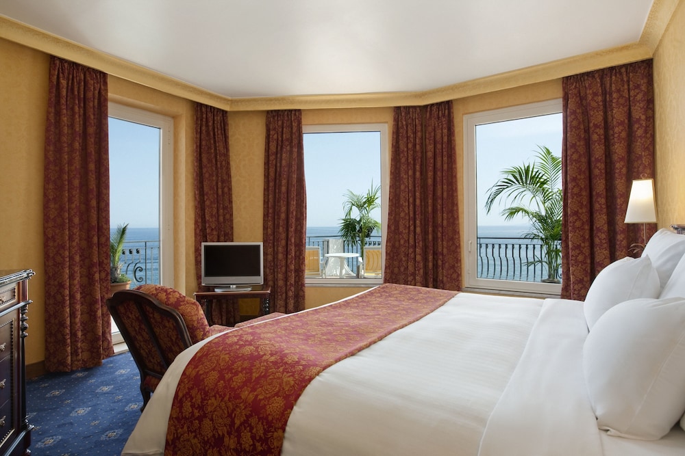Delta Hotels by Marriott Giardini Naxos — Hotel rooms in Giardini Naxos, Sicily