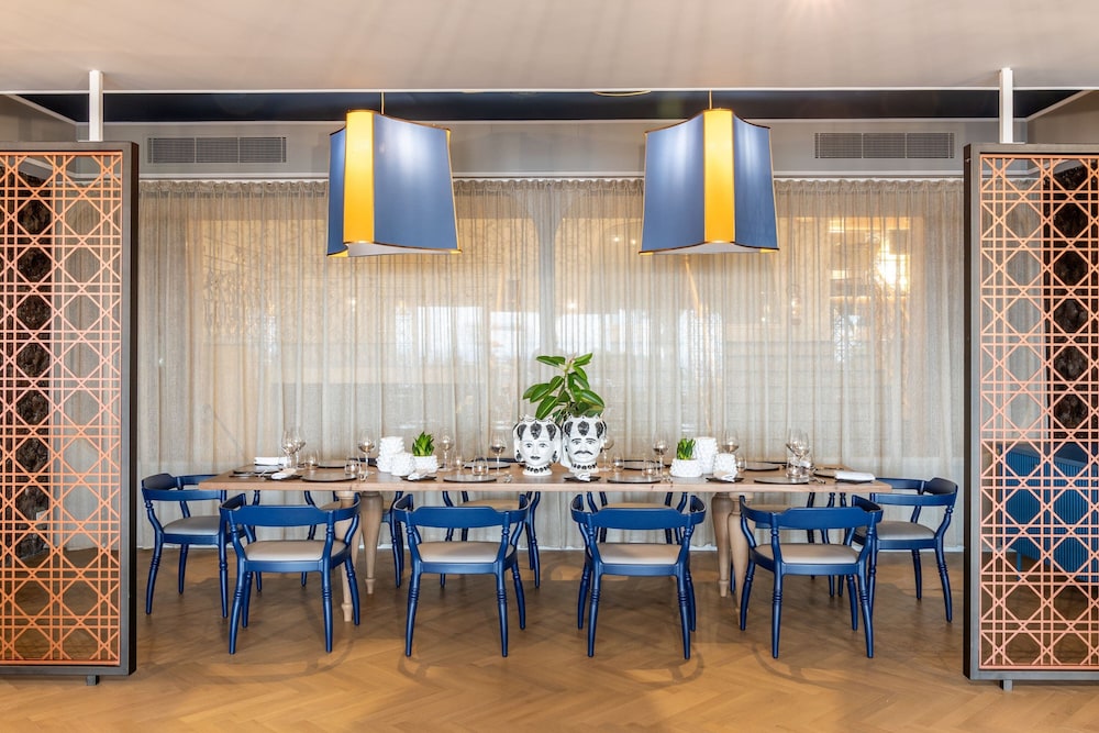 Delta Hotels by Marriott Giardini Naxos — Restaurant & bars in Giardini Naxos, Sicily