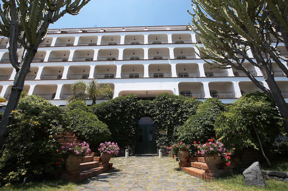Delta Hotels by Marriott Giardini Naxos — Hotel building in Giardini Naxos, Sicily