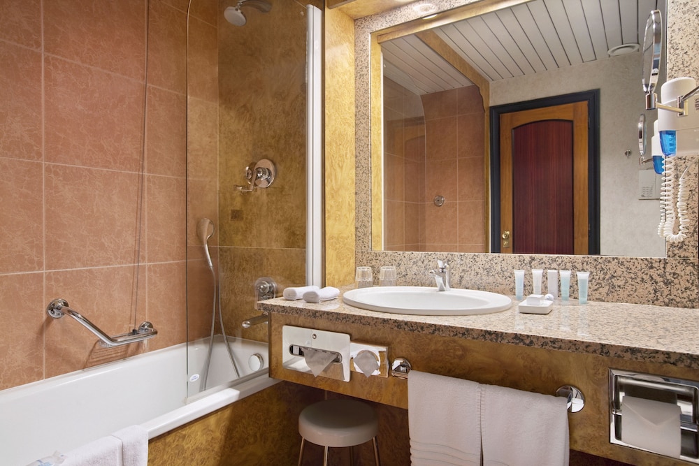 Delta Hotels by Marriott Giardini Naxos — Hotel rooms in Giardini Naxos, Sicily