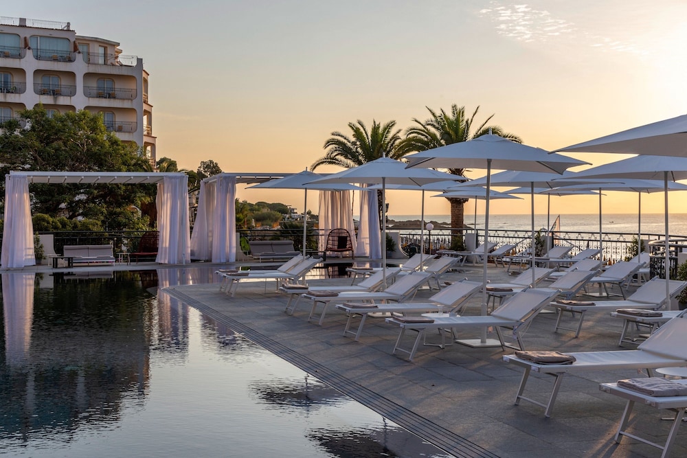 Delta Hotels by Marriott Giardini Naxos — Swimming pool in Giardini Naxos, Sicily