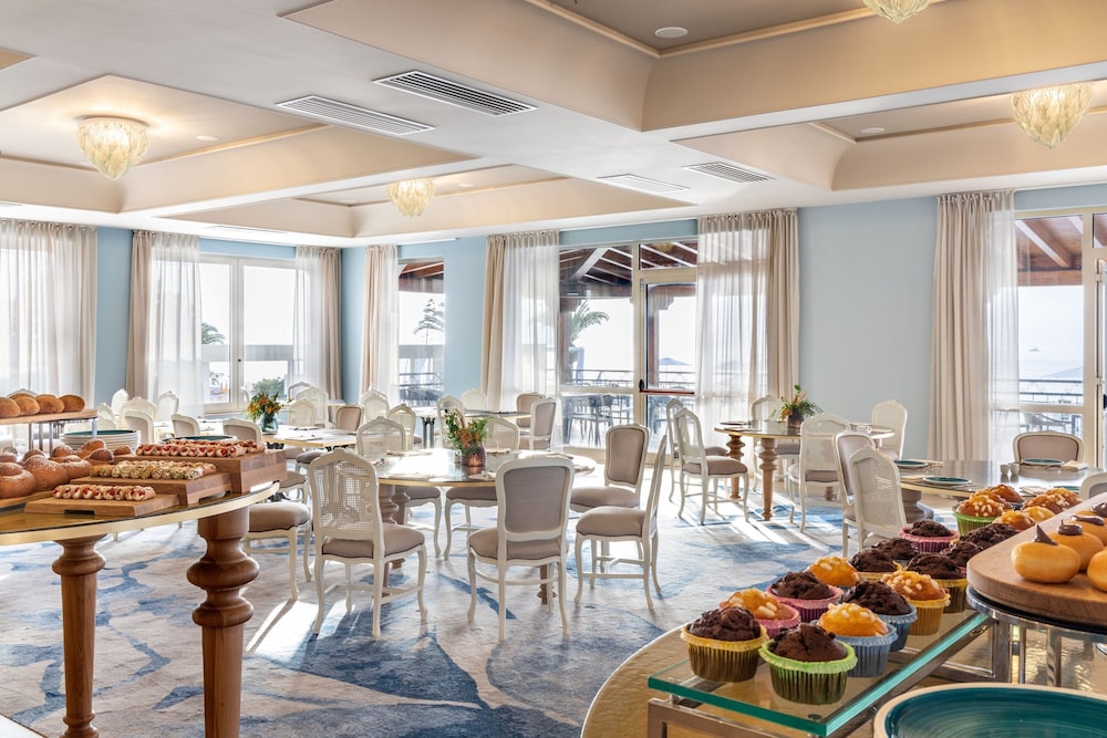 Delta Hotels by Marriott Giardini Naxos — Restaurant & bars in Giardini Naxos, Sicily