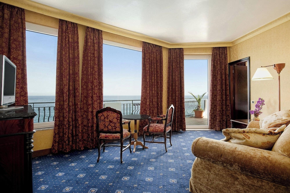Delta Hotels by Marriott Giardini Naxos — Hotel rooms in Giardini Naxos, Sicily