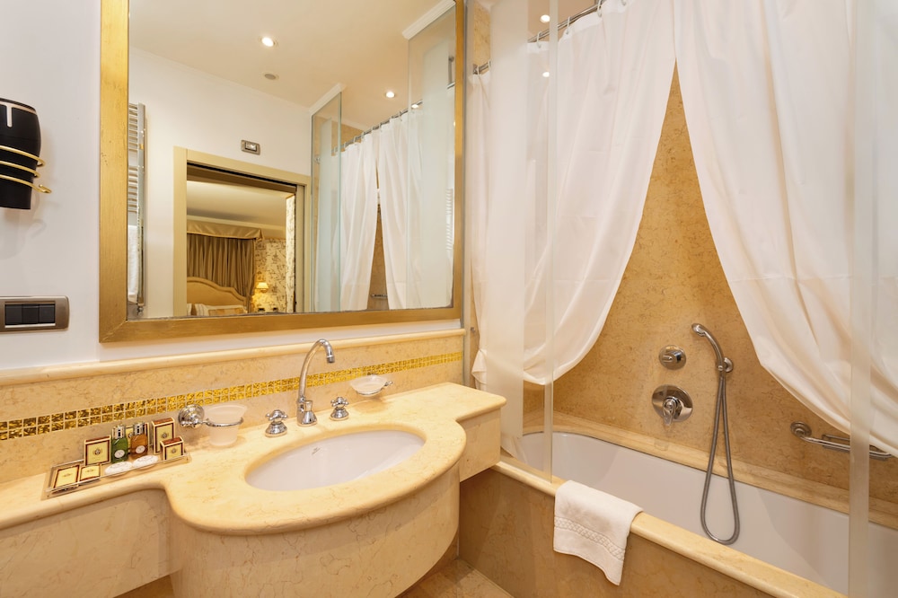 Hotel A LA Commedia — Hotel rooms in Venice, Veneto
