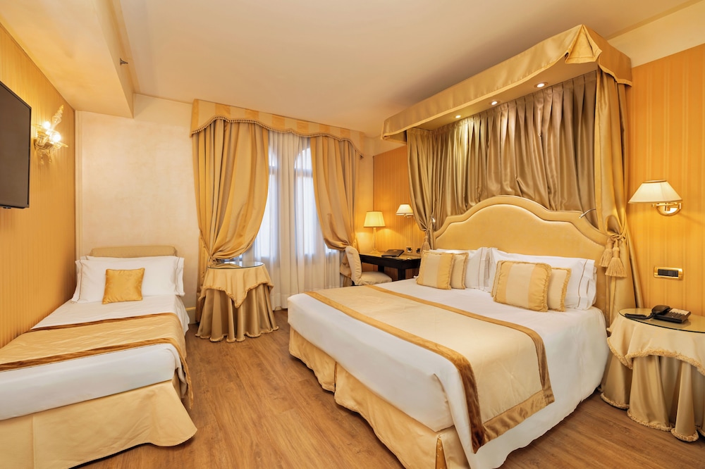 Hotel A LA Commedia - zdjęcie 4