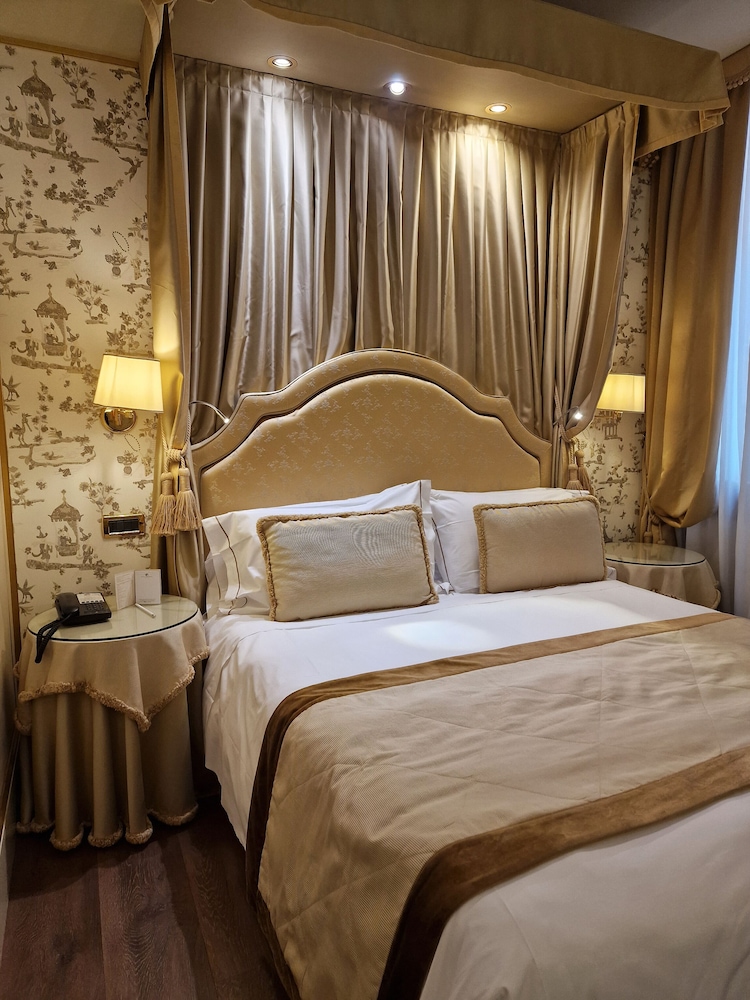 Hotel A LA Commedia - zdjęcie 3