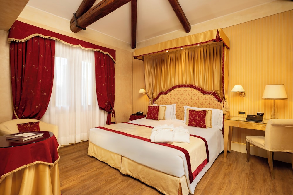 Hotel A LA Commedia — Hotel rooms in Venice, Veneto