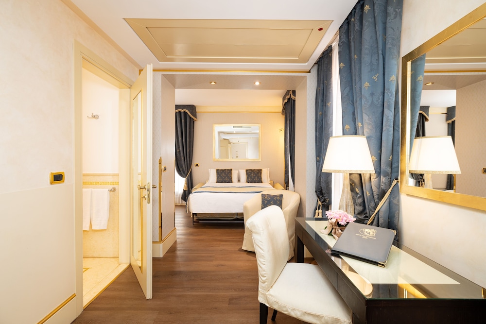 Hotel A LA Commedia — Hotel rooms in Venice, Veneto