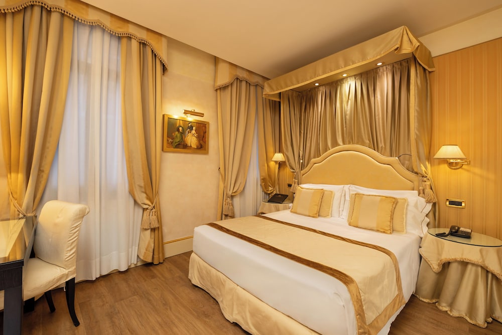 Hotel A LA Commedia — Hotel rooms in Venice, Veneto