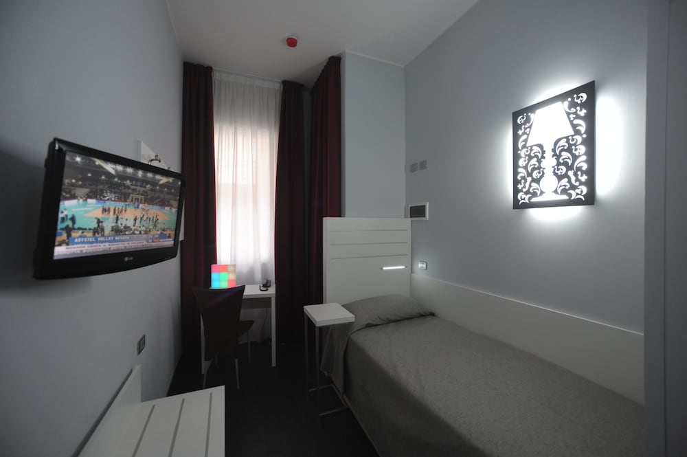 Hotel Aaron — Hotel rooms in Mestre, Veneto