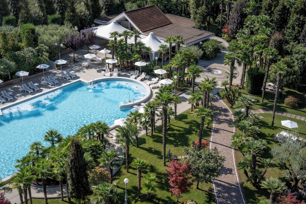 ABANO GRAND HOTEL – Lifestyle Spa & Fine Dining