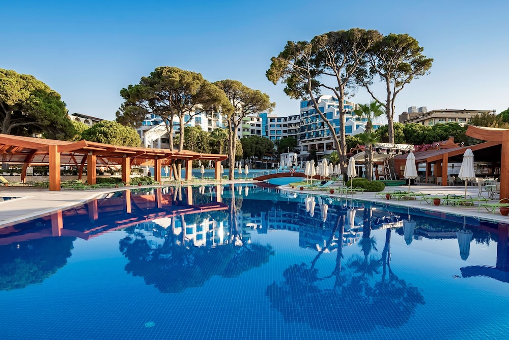 Paloma Sencia — Swimming pool in Belek