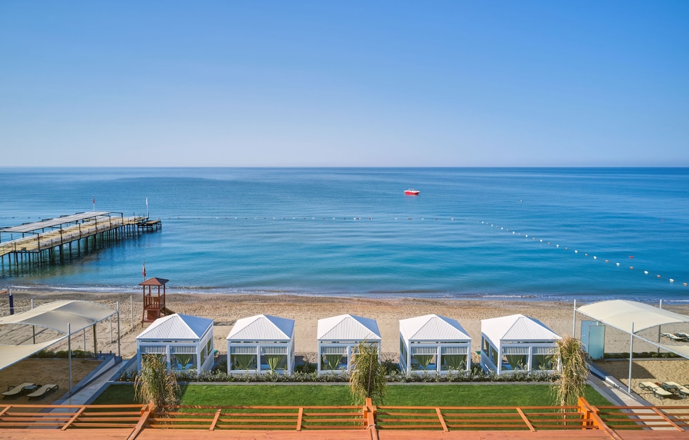 Paloma Sencia — Beach in Belek
